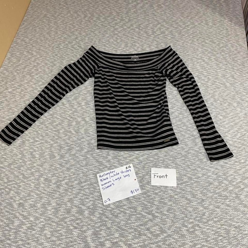 Holliester black and white striped long sleeve top women L. SKUA16